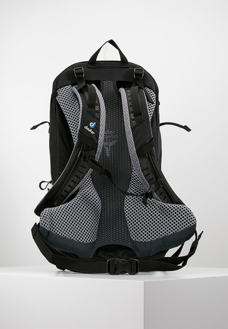 deuter hike air 32