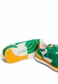 HOFF Zapatillas - green