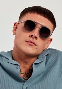 Hawkers GEN - Saulesbrilles - silver