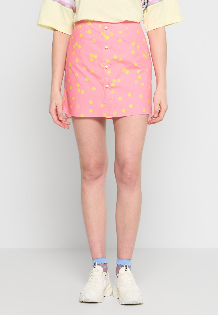 CHIARA FERRAGNI Minirok donkerroze