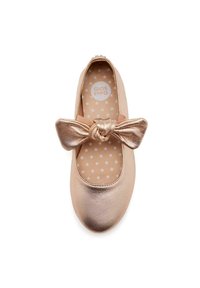 Ballerine in pelle metallizzata color oro rosa con un'accento a fiocco annodato. L'interno presenta una fodera a motivo stellato. Design con punta arrotondata.