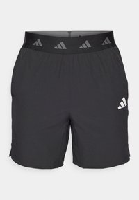 - Krótkie spodenki sportowe