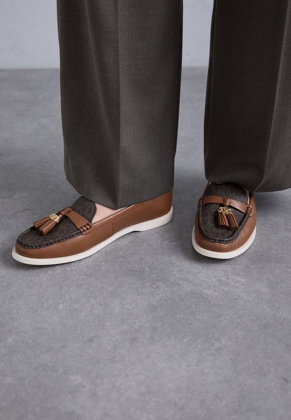 KIERNAN LOAFER - Slip-ons - luggage
