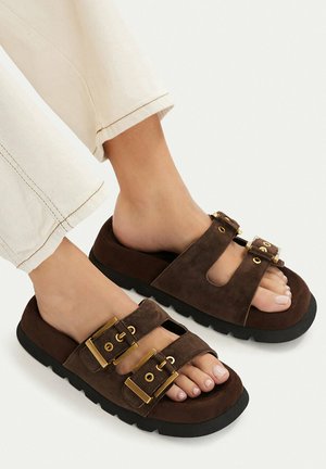BADURA, BADURA WOMEN'S FLIP-FLOPS BROWN - Mules - brown