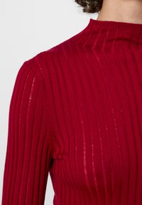 GAP GAP X CULT GAIA SHEER MCKNCK TOP - Stickad tröja - sled