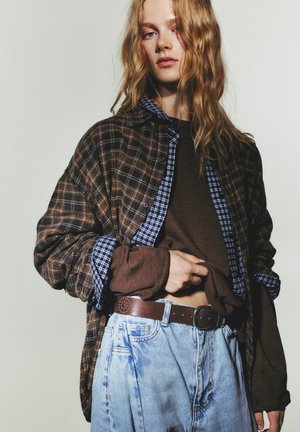 PULL&BEAR STUDDED - Öv - brown