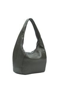 Zielona skórzana torba na ramię o zaokrąglonym kształcie, gładkiej fakturze i jednym długim pasku. Posiada zamek błyskawiczny na górze do zamykania.