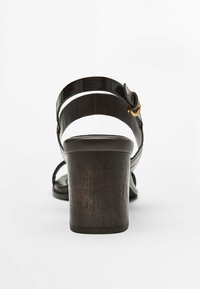Massimo Dutti Korolliset sandaalit - brown