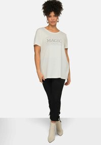 MIAMODA HALF SLEEVE CREW NECK MAGIC  - Camiseta estampada - offwhite