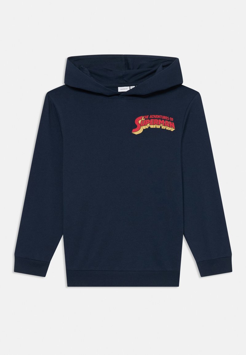 Sudadera azul marino de algodón con mangas largas, que presenta un gráfico de "Las Aventuras de Superman" en rojo y amarillo en el pecho.