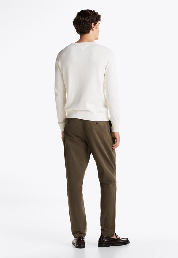 ESSENTIAL CREW NECK - Jumper - ivory petal4