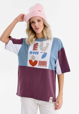 - T-shirt z nadrukiem