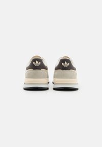 adidas Originals TREZIOD 2 UNISEX - Sneakers - white/dark brown/alumina