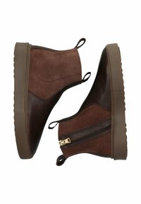 Hnědé kotníkové boty vyrobené z nubuku a hladké kůže, s detaily zlatého zipu, gumovou podrážkou a poutky pro snadné obouvání.