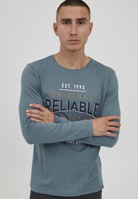 Blend BHGEORG - Pikkade varrukatega topp - bluestone