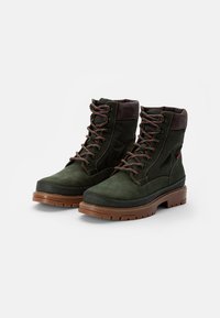 Levi's® TORSTEN QUILTED - Botines con cordones - army green