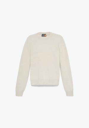 Jersey gris claro con cuello redondo, mangas largas, puños y dobladillo acanalados, fabricado en una suave tela de punto, con un pequeño logotipo en el pecho.