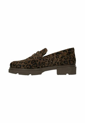 Bruine en zwarte luipaardprint loafers met een dikke zool en lage hak, met een band over de bovenkant.
