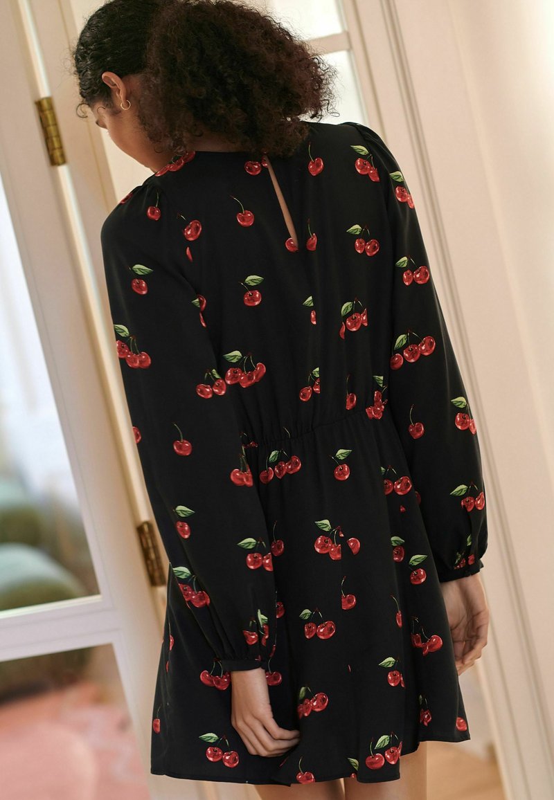 Next Day dress - black cherry print/black - Zalando