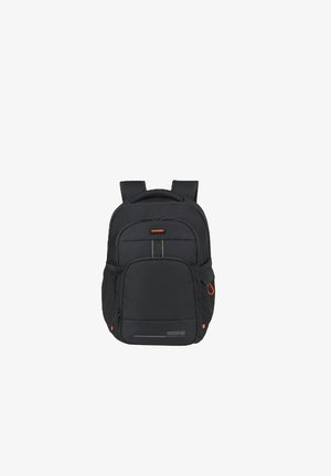 Zaino nero American Tourister con più scomparti con cerniera, spallacci imbottiti e manico superiore.
