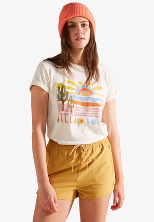 ADVENTURE - Shorts - wild honey