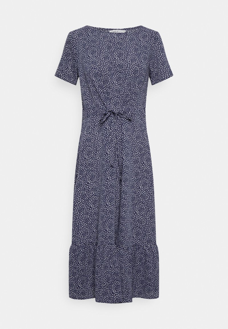 Vestido azul marinho com estampado floral, mangas curtas, detalhe de cintura amarrada e bainha em camadas. Feito de um tecido leve e texturizado.