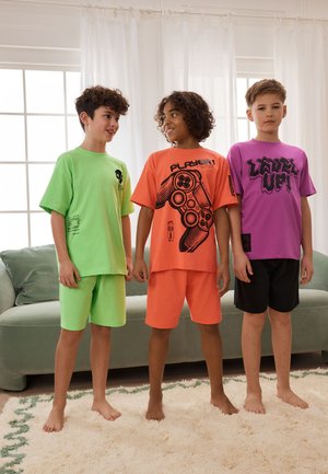 Next, 3 PACK PYJAMAS SET - Nattøj sæt - green orange pink gamer