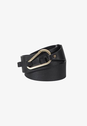 Ceinture en cuir noir enroulée avec une grande boucle métallique dorée allongée en forme rectangulaire courbée.
