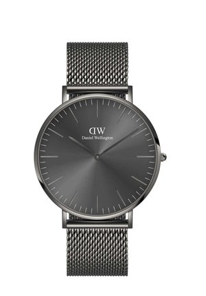 Montre ronde noire avec un cadran gris, des marqueurs d'heure minimalistes et des aiguilles en acier argenté. Dotée d'un bracelet en maille d'acier inoxydable tissé.