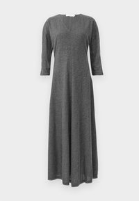 Szürke, hosszú ruha, puha anyagból készült, V-nyakkivágással, háromnegyedes ujjakkal és laza szabással. Egyszerű, díszítések nélküli stílus.