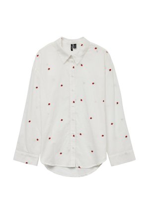 Camicia bianca a maniche lunghe con piccoli fiori ricamati rossi, colletto classico, apertura con bottoni e orlo curvo. Tessuto leggero con una trama morbida.
