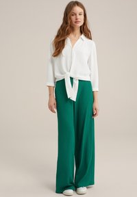 WE Fashion Hlače - green