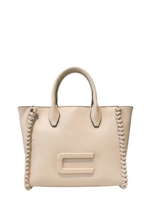 Beige Lederhandtasche mit zwei Griffen, geflochtenen Details an den Seiten und einem erhabenen C-förmigen Logo in der vorderen Mitte.