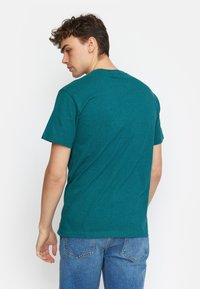 REVOLUTION Camiseta básica - petrol