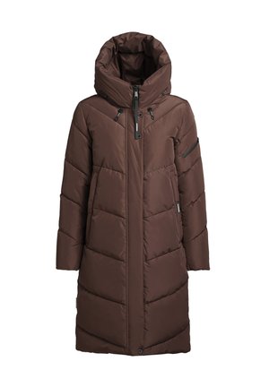 Piumino marrone con collo alto e cappuccio, presenta una chiusura a zip, cuciture diagonali e una tasca con zip sulla manica.