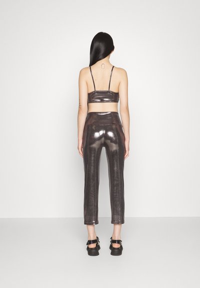 Norma Kamali PENCIL PANT - Bukse - gunmetal