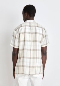Barbour CROFT SHORT SLEEVE SUMMER SHIRT - Camisa - saltmarsh