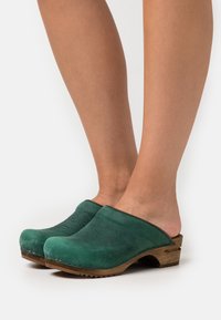 Sanita CHRISSY OPEN - Clogs - dark green