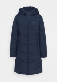 Padded coat in navy blue, featuring a zip front, hood, and diagonal quilted pattern. Includes two side pockets and a slightly longer length.