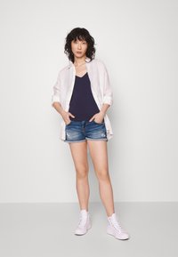 LTB JUDIE - Džínové kraťasy - laine wash