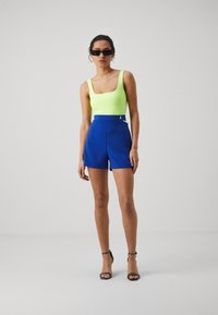 Patrizia Pepe PANTALONI TROUSERS - Šorti - blue wave