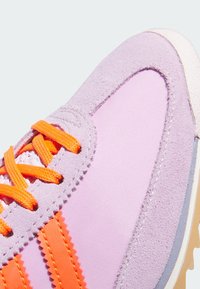 adidas Originals SL 72 OG - Treniņu apavi - ice lavender   impact orange   silver violet