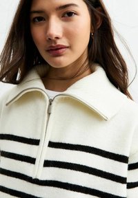 New Look STRIPED HALF ZIP - Poloshirt - white pattern