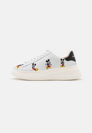 DOUBLE GALLERY - Sneakersy niskie - white