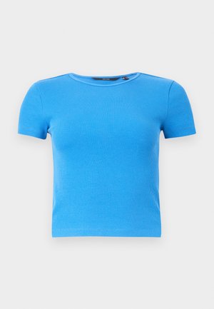 T-shirt a coste blu brillante a maniche corte con scollo rotondo, mostrata distesa su uno sfondo bianco.