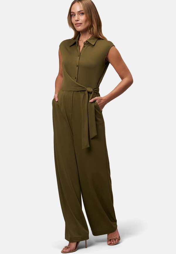 MIT KNOPFLEISTE - Jumpsuit - dark olive