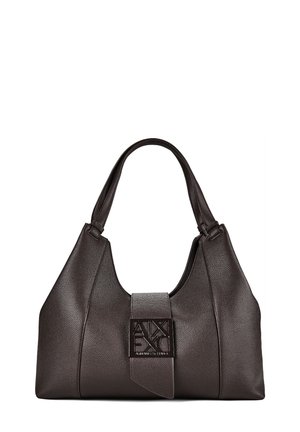 Mørkebrun læderhåndtaske med to håndtag og en frontdetalje med Armani Exchange-logoets spænde.