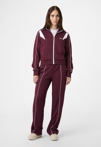 Fila RIVOLI REGULAR  - Verryttelytakki - fig-bright white