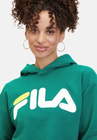 Fila LAFIA CROPPED LOGO - Jersey con capucha - aventurine