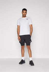 The North Face SUNRISER 2IN1 SHORT 4IN - Sporta šorti - black